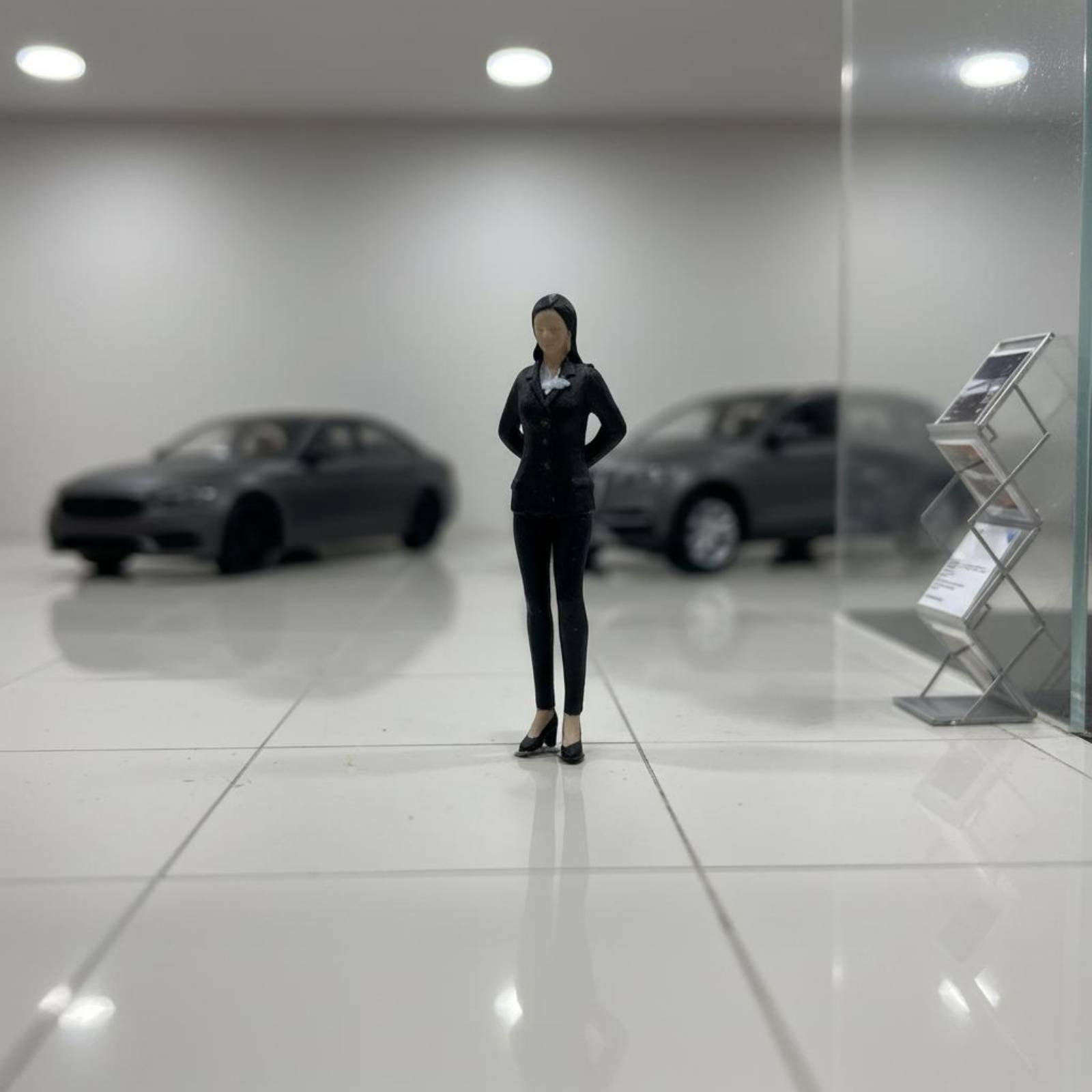 Kids Toys Shop - 1/64 Scale Salesperson Figurine Miniature Woman